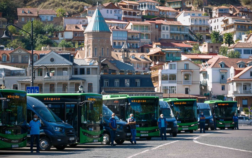 თბილისს დამატებით 30 ახალი ავტობუსი და 90 მიკროავტობუსი შეემატა