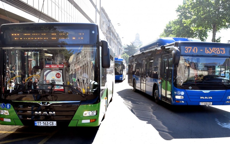 დღეს თბილისში ახალი, მწვანე ავტობუსები ხაზზე გავიდა